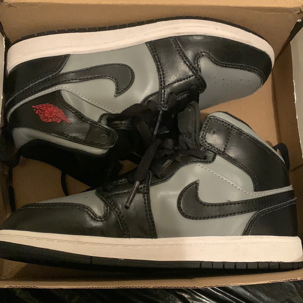 Jordan 1 Mid